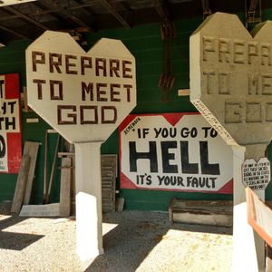 #179. 欢迎来欣赏我们满墙的锯子