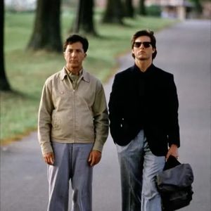 守护家人的旅程，解读《雨人》中的兄弟情