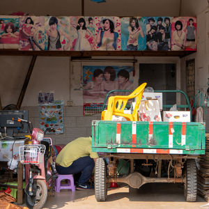 生活在制造业一线的工人们