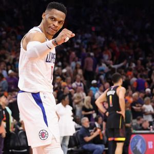 湖人“最强挡拆”拿下先机，”季后卡“发威攻陷凤凰城【观篮高手】