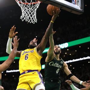 湖凯大战争议判罚，JJJ数据被质疑造假，全明星首发谁是遗珠？【观篮高手】