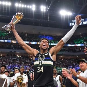 字母一战封神，雄鹿这个总冠军含金量到底如何？【抽奖送礼】