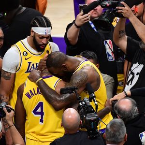 湖勇G4复盘：奇兵沃克末节发威，勇士赛季命悬一线