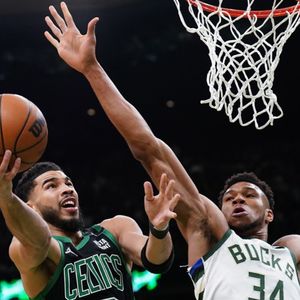 大帝火线复出扳回一城，绿军能否通过卫冕冠军考验？【观篮高手】