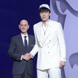 杨瀚森选秀大会一鸣惊人!美女学妹带你聊聊这背后的故事【观篮高手】