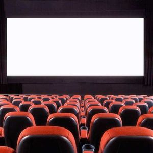 E135:对话电影发行|院线卖片偶遇剧本杀发行卖本、影院监控看尽情欲欢愉