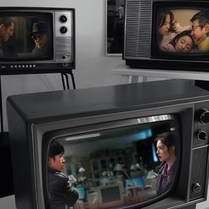 E246:夏日特辑|暑期档辣评《从21世纪安全撤离》、《解密》、《逆行人生》