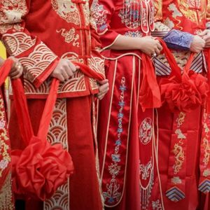 外刊精讲 | “38w才娶得到我?”10年翻了10倍!中国彩礼暴涨的真相是什么?