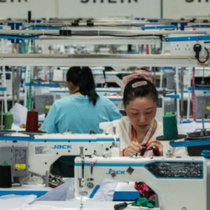 外刊精讲 | 当“中国工厂”刷屏TikTok,同款只要1折?百万美国人“破防”了