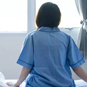 外刊精讲 | 叫个救护车8k，割扁桃体花2w，美国的普通老百姓真的看不起病