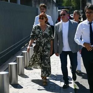 外刊精讲 | 法国性侵大案震惊全球：女子遭下药侵害，72名男子被控！