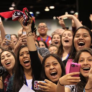 外刊精讲 | 六成毕业生想当网红，网红一定比上班赚钱？