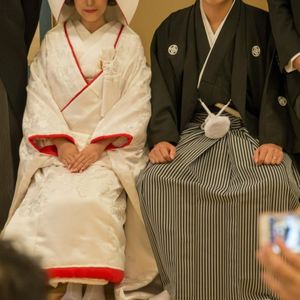 外刊精讲 | 日本结婚法正在逼疯年轻人：婚后夫妻强制同姓，将来日本人都叫“佐藤”？