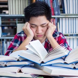外刊精讲 | 年轻人将来还要上大学吗？