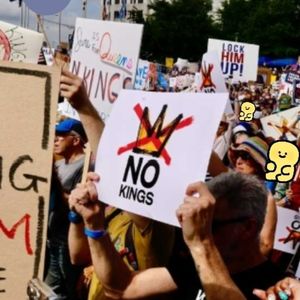 外刊精讲｜川生日大阅兵，烧4500万庆生！百万美国人上街怒吼：No Kings！