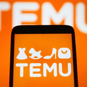 外刊精讲 | 拼多多砸千亿新成立「新拼姆」是什么？段永平预言：10 年后成电商新霸主。