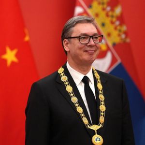 外刊精讲 | 武契奇拿下中国最高荣誉！21国领导人排队访华，中国成为新的外交中心？