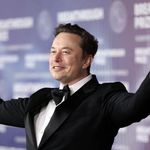 外刊精讲 | SpaceX估值在股票市场首秀当天暴涨，马斯克成为世界首位万亿富翁