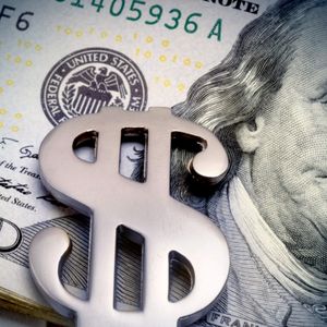 外刊精讲 | 美元暴跌背后，到底发生了什么？从“霸权美元”到“信任危机”