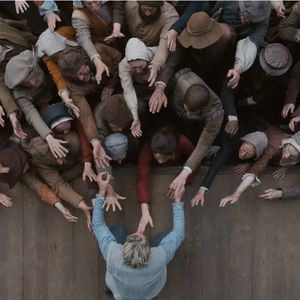 《哈姆奈特》：当“我以为的永远”戛然而止，普通人该如何面对失去？【迷影派165】