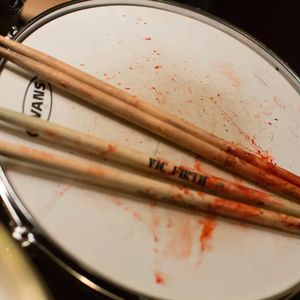 心理学细读《爆裂鼓手》：生不生三孩，听完就懂了【迷影派074】