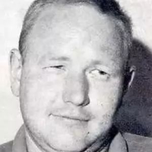 变态恋足狂魔，建囚室残害女性切脚切胸