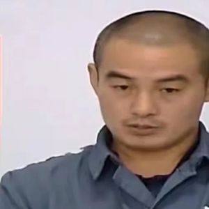 四川兄妹回家，发现主卧被子下露着两只脚，揭开一看如遭电击