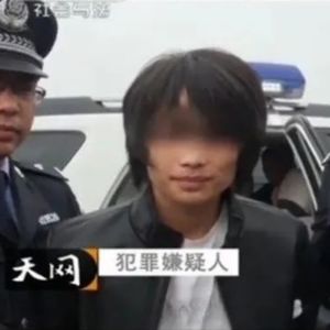 卧室里的脚印(上)