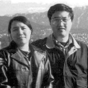 因拒绝给弟弟买房，女博士睡梦中被父亲砍死