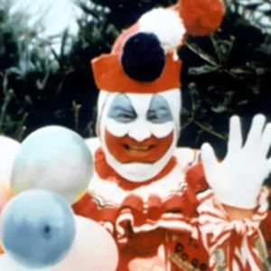 “屠夫小丑”盖西，性侵33个男人(下)