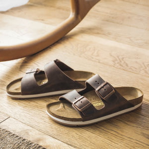 【直播】Birkenstock:生产导向的活化石(上)