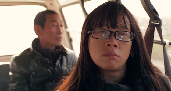 “诗人必须死”-余秀华-三言二拍011上