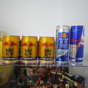 227.红牛饮料发展史-你能看出这几罐红牛的区别么？