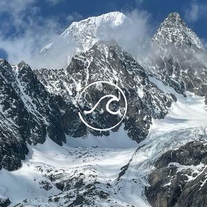 雪山脚下：攀登是艺术，是意志，是自由 | 随机波动 x 雷克萨斯