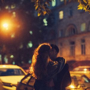 想象尘世里的每一场爱情都是纯真的