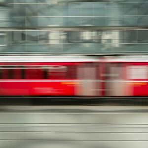 火车跑着跑着天就亮了