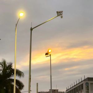 傍晚时分，于期待中隐没