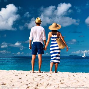 有个爱你的人不容易