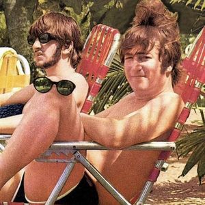 厨房里的迈克尔溜达