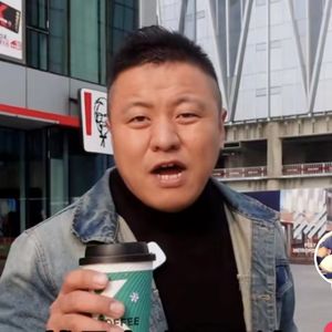 足球联想溜达明