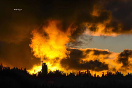 “你们的孩子并不是你们的孩子”