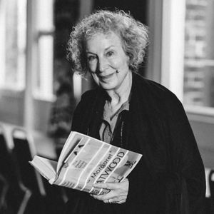 Vol.39献祭、割舌与神话,用左手写作的疯女人|玛格丽特·阿特伍德《盲刺客》