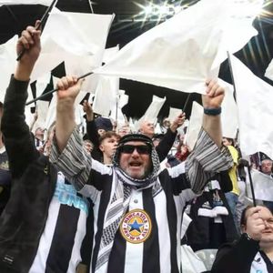 Vol.32 英超乱炖：“狗大户”的烦恼、英国球迷闹革命