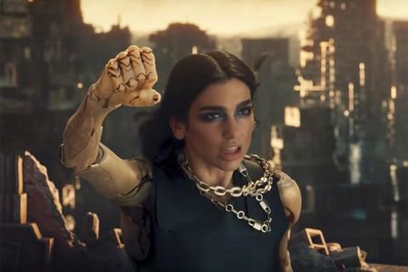 阿丽塔片尾曲Swan Song：你比想象中的自己要强大