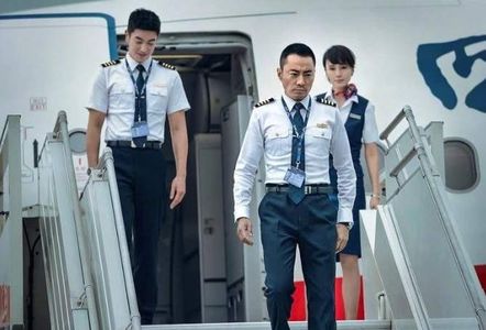 《中国机长》:敬畏职责,让你在关键时刻成为英雄