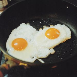 23：裸辞、留学，毕业创作她和一百个人煎鸡蛋