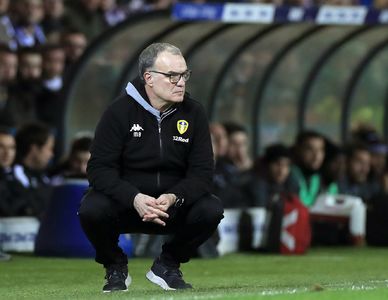 026喜欢蹲着指挥的阿根廷疯子教练