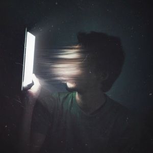 vol.80 脑交战｜迭代的产品与贫穷的我 守护战损版iphone8