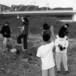 听上去像是一群（特）别向往名利场的年轻人