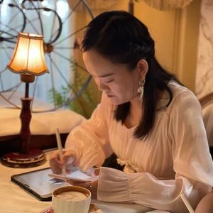 Vol.45 徐若木：从百度裸辞到月入5万的自由插画师，她说她“后悔”了